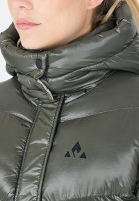 Whistler GEWATTEERD - Snowboardjas - zwart