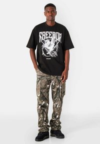 Sixth June CAMOUFLAGE - Cargobroek - kaki