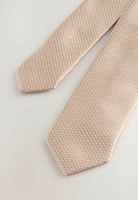 Next Slips - neutral texture
