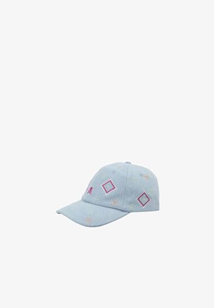 Gorra de béisbol azul claro con diamantes rosas bordados, pequeña calavera y patrones multicolores de explosión estelar.