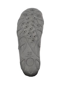 Semelle de chaussure en caoutchouc noir avec un motif texturé présentant des motifs ovales, taille "28" en relief, et une indentation circulaire près du centre.