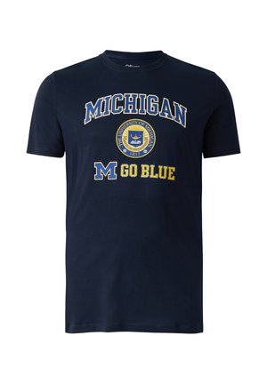Marineblaues T-Shirt mit dem Schriftzug "MICHIGAN", dem Siegel der University of Michigan und dem Slogan "M GO BLUE" in Maisgelb und Blau.