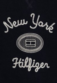 Tommy Hilfiger EMBROIDERED CREWNECK - Felpa - desert sky
