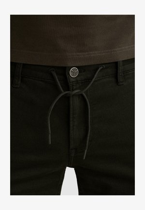 PME Legend, PME LEGEND - EXPEDIZOR REGULAR FIT CARGO SHORTS - - /. - Šortky - black