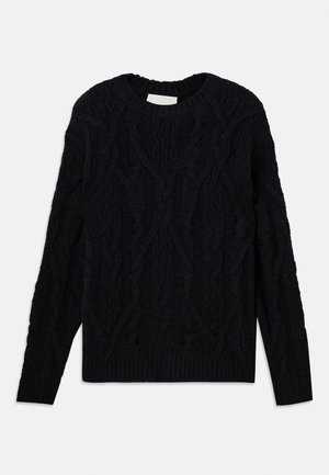 Dunkelblauer Kabelstrickpullover mit Rundhalsausschnitt, strukturiertem Muster sowie geripptem Saum und Bündchen. Aus einem dicken Textilmaterial gefertigt.