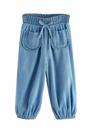 Svetlomodré džínsové nohavice s elastickým pásom, šnúrkou na stiahnutie, riasenými náprsnými vreckami a pružnými manžetami na členkoch.