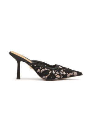 Schwarze Spitzenmule mit spitzem Zehen und niedrigem Stiletto-Absatz. Verfügt über ein transparenes Obermaterial mit floralen Mustern und einem glatten schwarzen Rand.