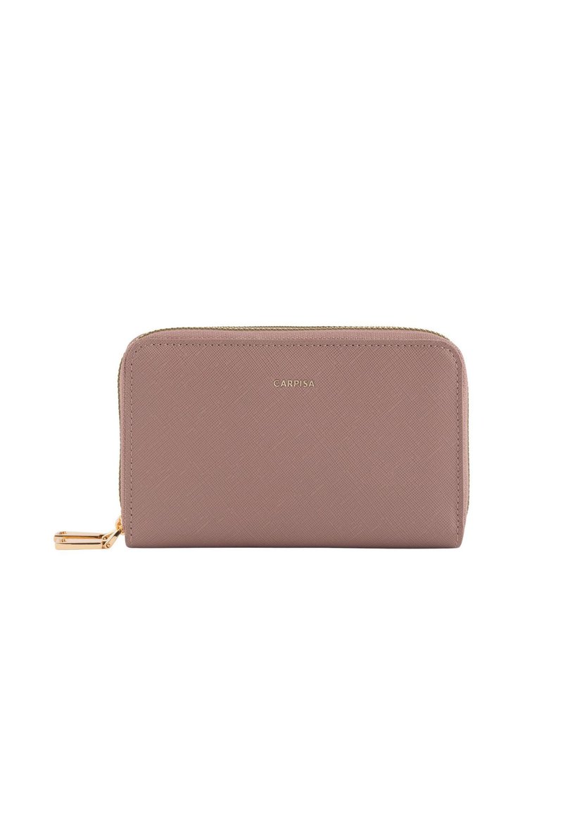 Cartera con cremallera rosa de Carpisa, hecha de un material texturizado con un acabado suave. Presenta un acento de hardware en tono dorado y un logotipo.