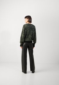 Scotch & Soda V NECK - Striktrøje - thyme