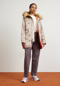 Alpha Industries Zimski kaput - vintage sand