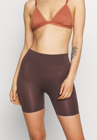 Anna Field 2PP SEAMLESS SHORTS - Roupa modeladora - brown