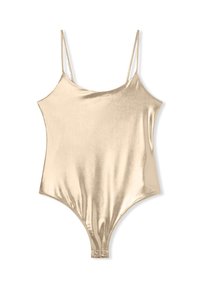 Body in oro metallizzato con spalline sottili, caratterizzato da una superficie liscia e lucida e una schiena bassa. Chiusura a pressione sul fondo.