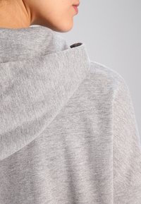 Vero Moda Jersey con capucha - mottled light grey