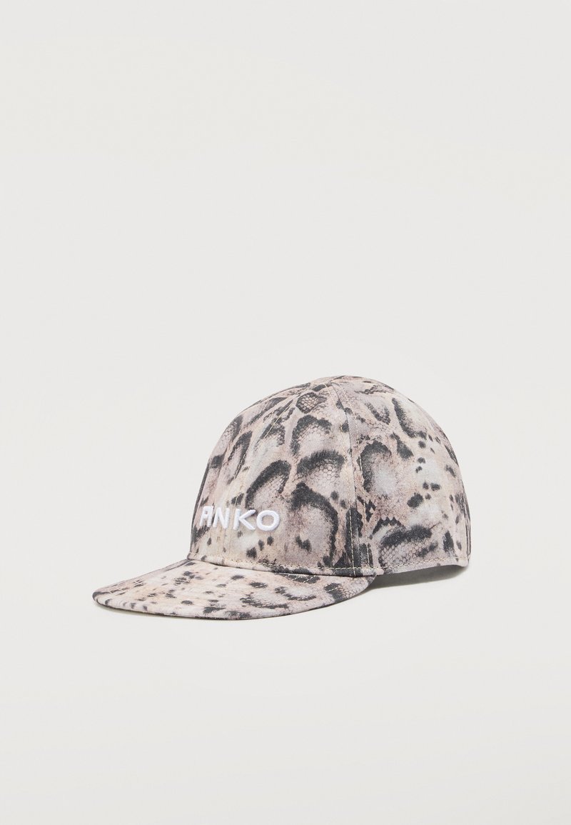 Καπέλο μπέιζμπολ με μοτίβο δέρματος φιδιού σε μπεζ και μαύρο χρώμα και λευκό κεντητό κείμενο "ANKO" στον μπροστινό πίνακα, σε απλό ανοιχτό υπόβαθρο.