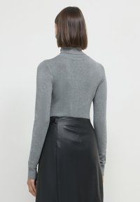 Calliope DOLCEVITA - Strickpullover - grigio