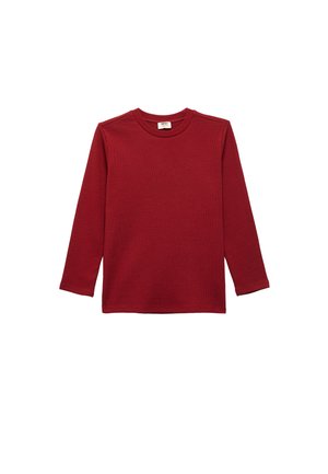 Camiseta de manga larga en rojo profundo, hecha de tela acanalada. Presenta un cuello redondo y un dobladillo recto sin patrones o acentos adicionales.