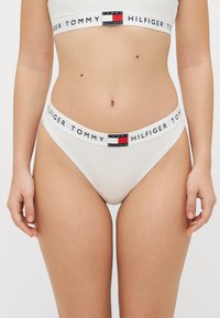 Tommy Hilfiger - - Stringi Miniatura obrazu 1