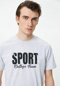Koton SLOGAN - Camiseta estampada - grey