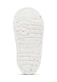 Suola di scarpa in gomma bianca con macchie rosa, superficie testurizzata e logo in rilievo "Falconito". Design curvo con righe e accenti circolari.