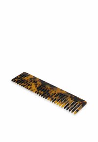 Tortoiseshell kam van glanzend plastic, met gelijkmatig verdeelde tanden en een vlak ontwerp, met een lengte van ongeveer 20 cm.