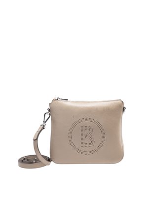 Beige læder crossbody taske med justerbar rem og perforeret rundt logo, der ligner bogstavet B på fronten.