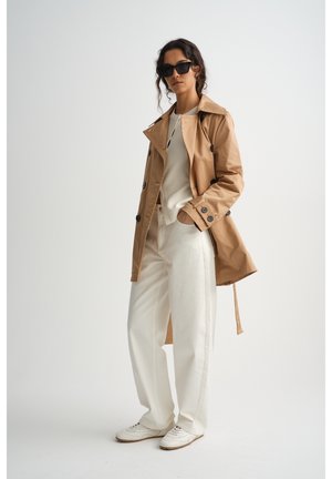 InWear HALOIW SHORT TRENCH - Trenchcoat - tannin