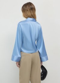 Calliope KIMONO SIMIL - Camicia - celeste