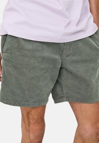 Only & Sons BERMUDA - Tracksuit bottoms - dunkelgrün