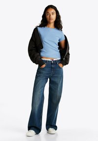 Tommy Jeans ESSENTIAL - Camiseta básica - blue