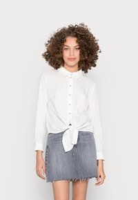 ONLY - ONLLECEY STRIPE KNOT SHIRT - Gombos blúz - off white Miniatűr kép 1