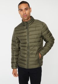 Threadbare COLONIAL khaki