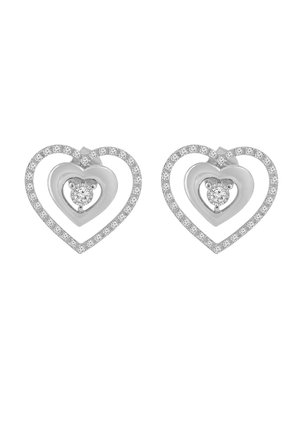 Orecchini a forma di cuore in argento con cuori sovrapposti, ciascuno con una pietra preziosa rotonda, chiara e centrale e piccoli diamanti circostanti.