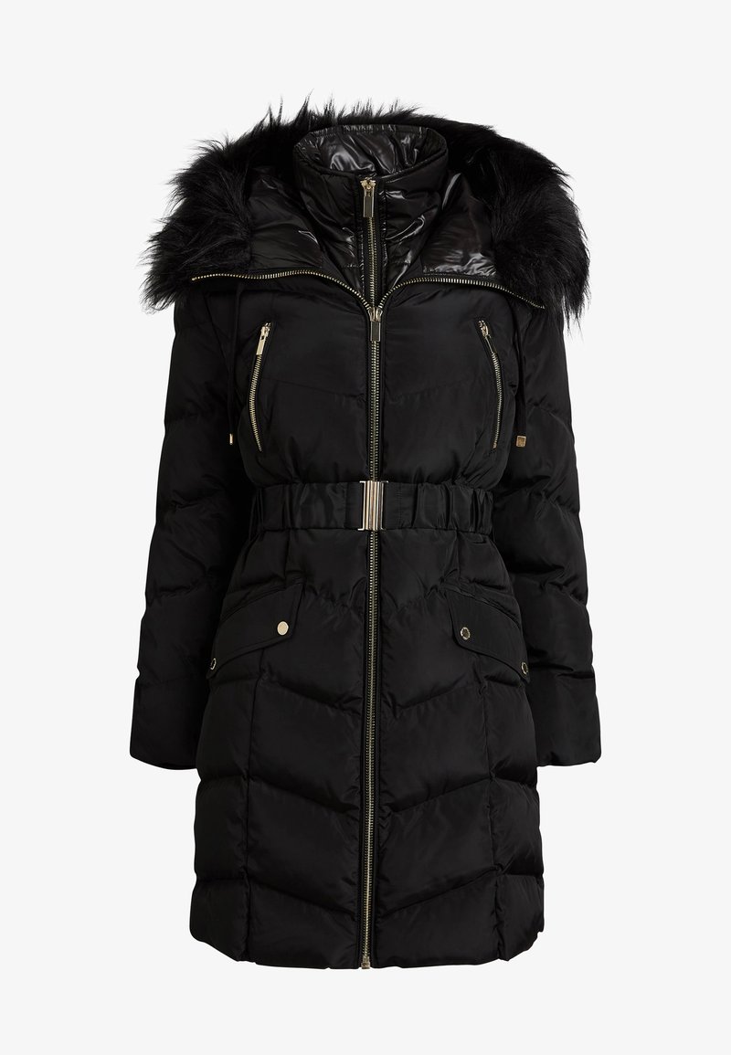 Czarna kurtka puchowa z odpinanym kapturem z futra syntetycznego, zamkiem błyskawicznym z przodu i paskiem w talii. Posiada kieszenie na zamek i pikowaną fakturę.