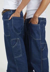 LEGACY STUDIOS MIKE UNISEX - Džíny Relaxed Fit - dark wash