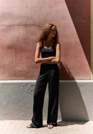 Bershka, WIDE-LEG - TROUSERS - Pantalon classique - black
