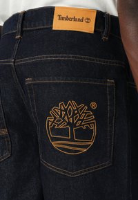 Thumbnail Image 7