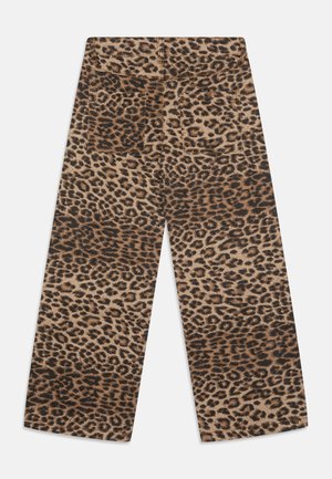 Pantaloni a gamba larga in stampa leopardata, caratterizzati da un tessuto morbido, vita alta, due tasche posteriori e una stampa audace e contrastante marrone scuro su beige.