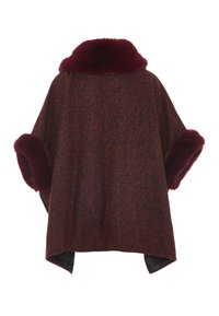 Burgundy poncho dengan finishing tekstur, memiliki kerah berbulu dan aksen lengan. Fit longgar dengan bagian depan terbuka dan celah di samping.