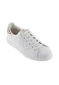 Sneaker bianca in pelle con un'accente glitterato testurizzato sul tallone, sei occhielli e un dettaglio del logo perforato sul lato. Suola in gomma.