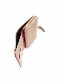 Beige portemonnee met roze accenten, ritssluiting en meerdere kaartsleuven. Gemaakt van gestructureerd synthetisch materiaal met een soepele binnenvoering.