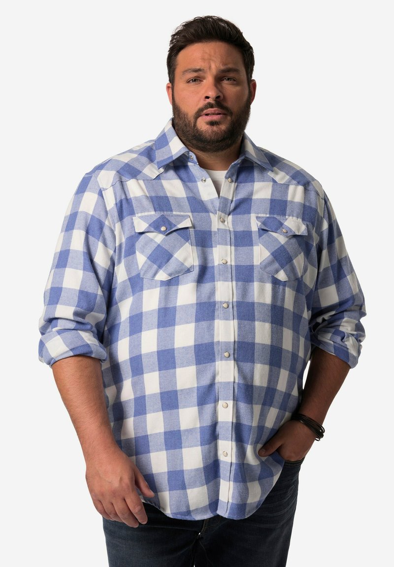 Blau-weiß karierter Flanellhemd mit Knopfleiste, zwei Brusttaschen, aufgerollten Ärmeln und weicher Textur.