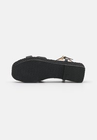 AIGNER Sandály na platformě - black