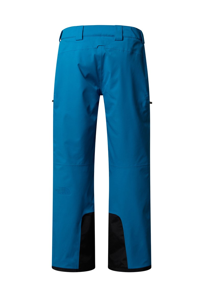 Pantaloni da esterno blu con rinforzi neri sulle gambe interne inferiori, passanti per cintura e tasche posteriori visibili dal retro.