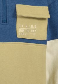 Blue Seven Sweatshirt - blau