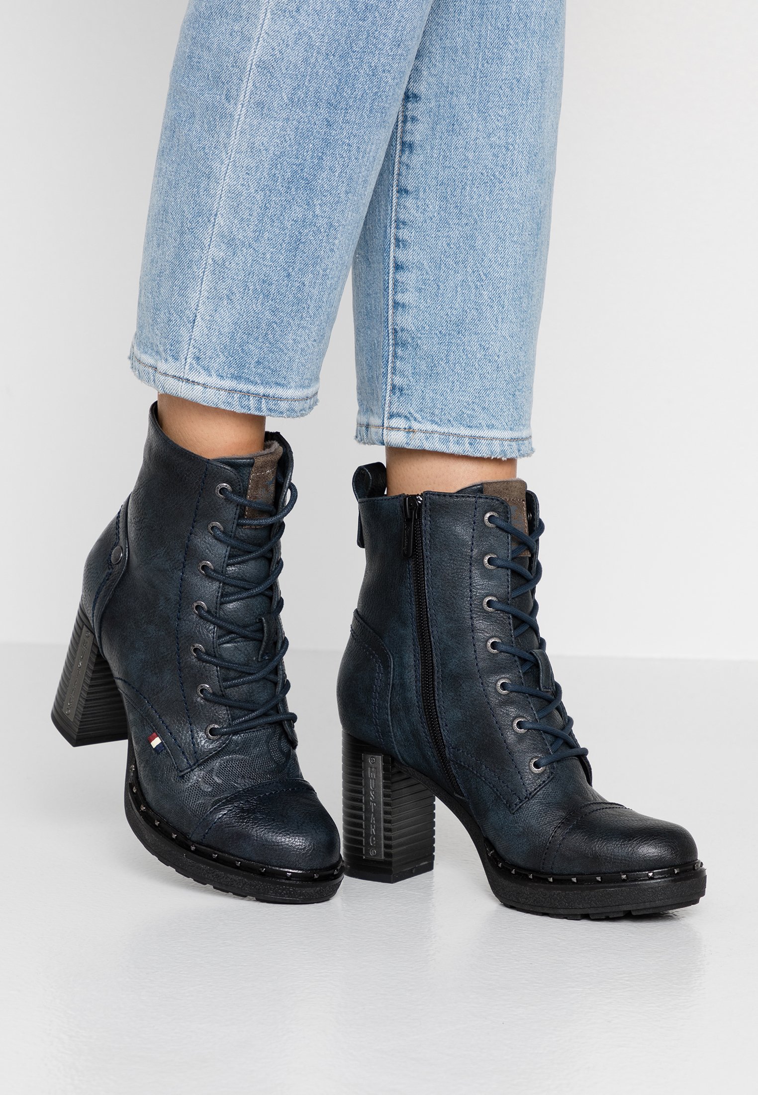 Mustang Enkellaarsjes met hoge hak navydonkerblauw Mustang Laarzen navydonkerblauw Zalando.nl