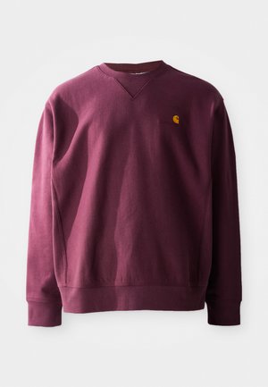 Bordeaux sweatshirt van een katoenmix. Voorzien van een v-hals ontwerp en geribde manchetten. Klein geel logo op de borst. Zachte textuur.