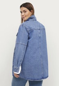 Ellos Plus collection DISA - Korte frakker - jeans blauw
