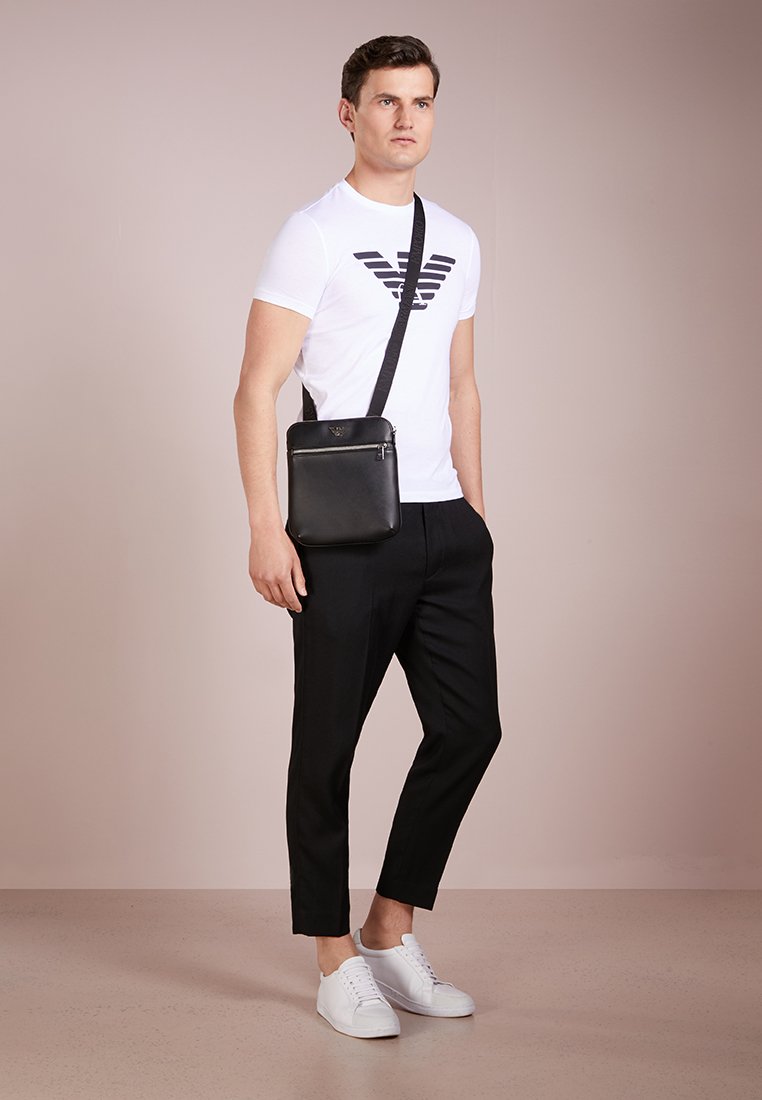 Emporio Armani Borsa a tracolla - black/black/nero - Zalando.it