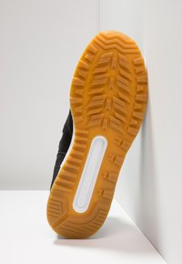 New Balance MS574 - Zapatillas - black