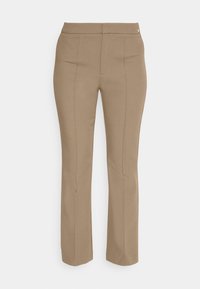 Pantaloni marroni con vestibilità su misura, gambe dritte e cuciture decorative sul davanti. Realizzati in tessuto liscio con chiusura nascosta in vita.